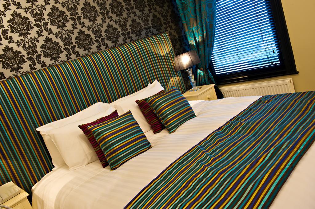 The Grafton Hotel Harrogate Eksteriør billede A bed runner