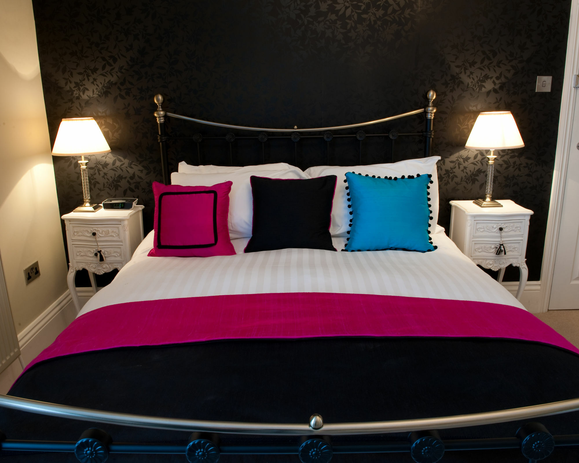 The Grafton Hotel Harrogate Eksteriør billede A bedroom at the hotel